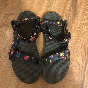 Women’s Teva Size 9 Original Universal Sandal Floral Straps NEW
